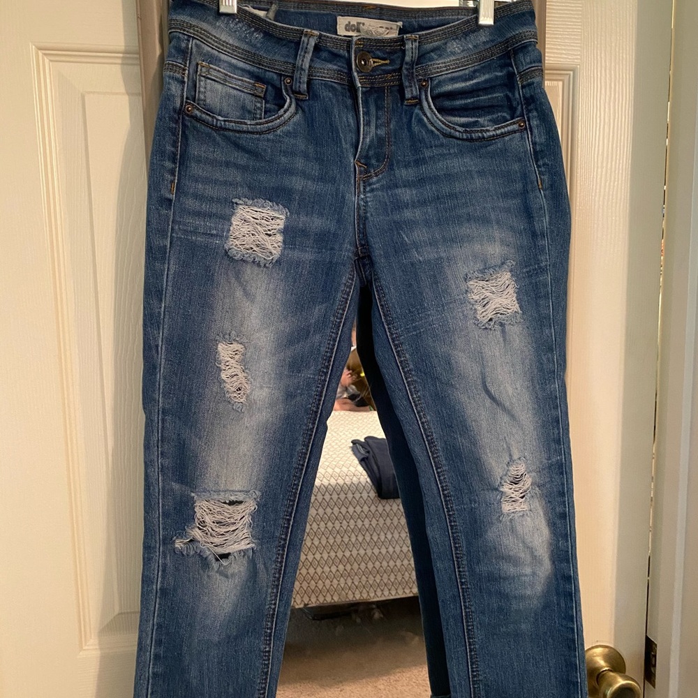 SOLD! Dollhouse distressed roll up skinny Capri